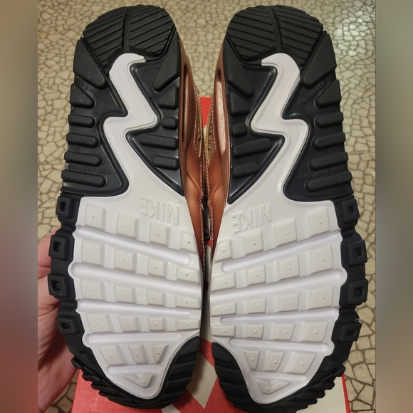 *PRICE DROP* Nike Air Max 90 (Special Edition) - Picture 5 of 6